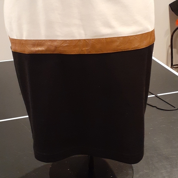 Women Dress. Sleeveless - Picture 5 of 10